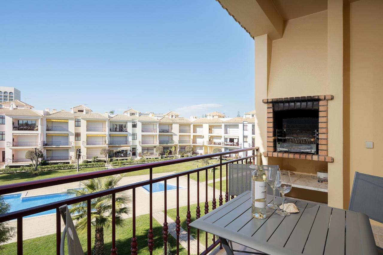 2 Bed Apartment, Quarteira, 10 Min Walk To Vilamoura Exteriör bild